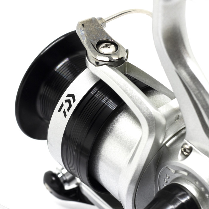 Котушка Daiwa Sweepfire E 2000C (10118-200)